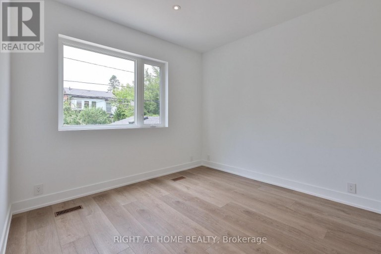 LANEWAY HOUSE - 266 INDIAN GROVE, Toronto (High Park North), Ontario, M6P2H5