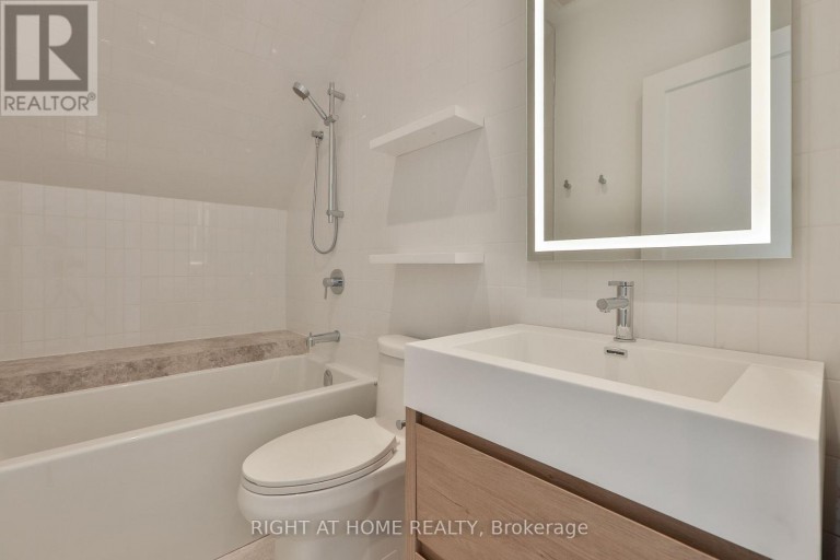 LANEWAY HOUSE - 266 INDIAN GROVE, Toronto (High Park North), Ontario, M6P2H5