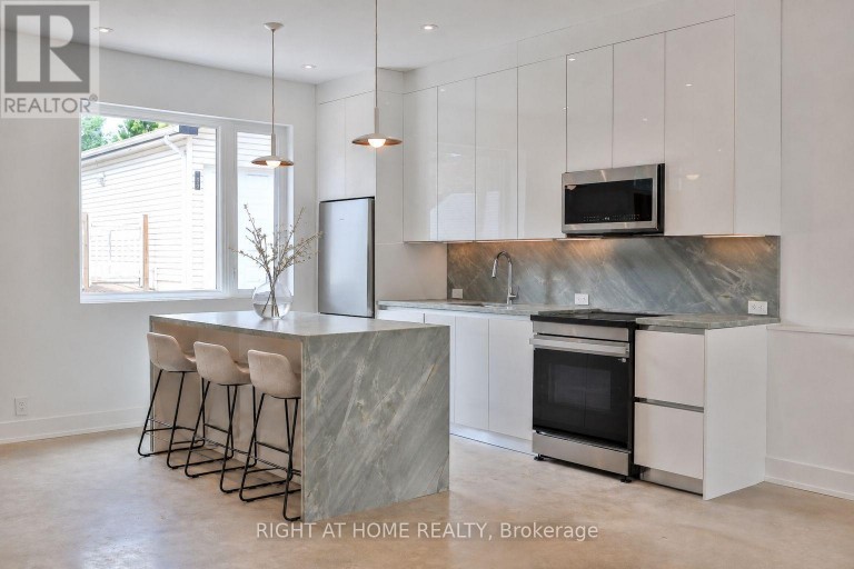 LANEWAY HOUSE - 266 INDIAN GROVE, Toronto (High Park North), Ontario, M6P2H5