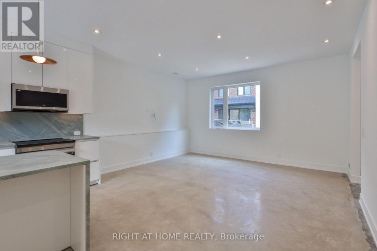 LANEWAY HOUSE - 266 INDIAN GROVE, Toronto (High Park North), Ontario, M6P2H5