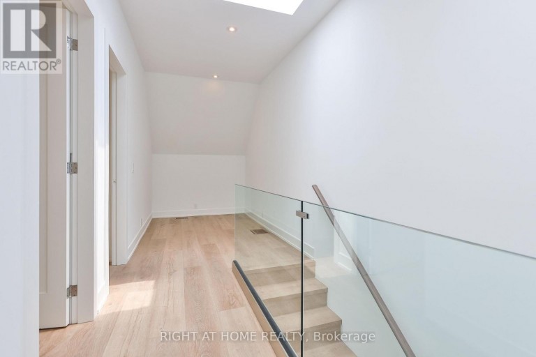 LANEWAY HOUSE - 266 INDIAN GROVE, Toronto (High Park North), Ontario, M6P2H5