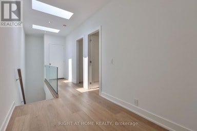 LANEWAY HOUSE - 266 INDIAN GROVE Toronto (High Park North) Ontario photo 9