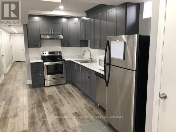 BASEMENT ROOM #2 - 71 THIRTIETH STREET, Toronto (Long Branch), Ontario, M8W3B9