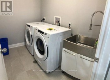 BASEMENT ROOM #2 - 71 THIRTIETH STREET Toronto (Long Branch) Ontario photo 5