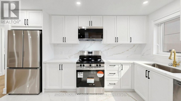 275 BETTY ANN DRIVE, Toronto (Willowdale West), Ontario, M2R1A9