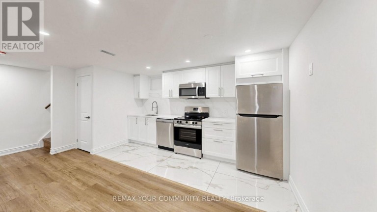 275 BETTY ANN DRIVE, Toronto (Willowdale West), Ontario, M2R1A9