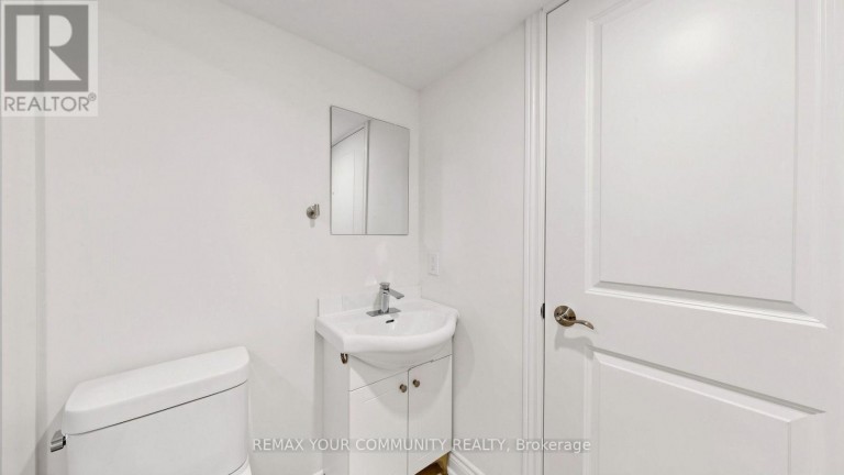 275 BETTY ANN DRIVE, Toronto (Willowdale West), Ontario, M2R1A9