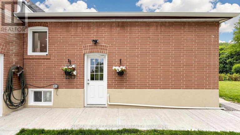 275 BETTY ANN DRIVE, Toronto (Willowdale West), Ontario, M2R1A9