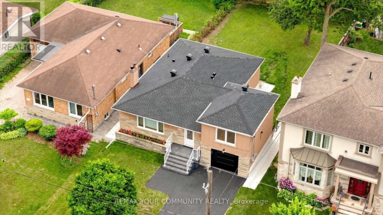 275 BETTY ANN DRIVE, Toronto (Willowdale West), Ontario, M2R1A9