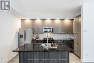 24 DANIELLE CRESCENT Midland Ontario photo 4