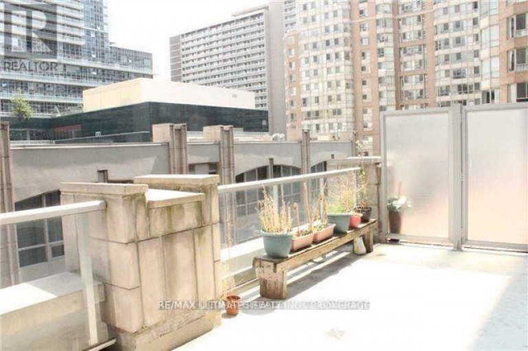 303 - 761 BAY STREET, Toronto (Bay Street Corridor), Ontario, M5G2R2