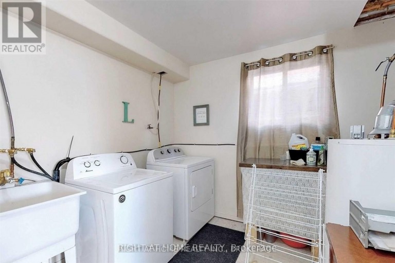 UPPER - 229 DUNSMORE LANE, Barrie (Georgian Drive), Ontario, L4M7A3