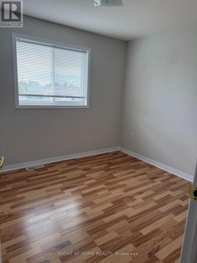UPPER - 229 DUNSMORE LANE, Barrie (Georgian Drive), Ontario, L4M7A3