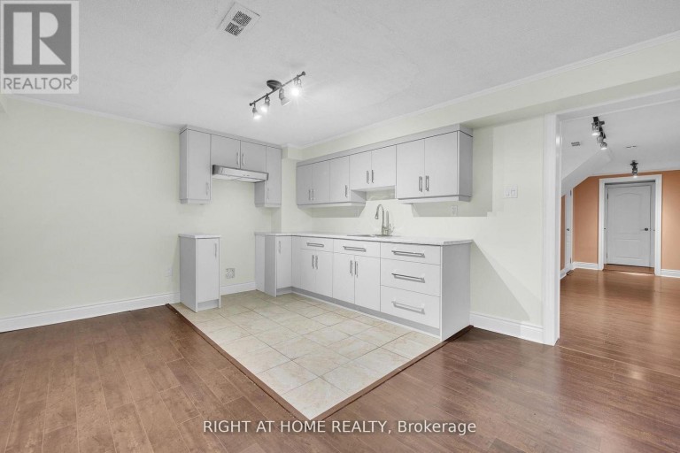 BASEMENT - 19 WALL AVENUE, Toronto (Humberlea-Pelmo Park), Ontario, M9N2N6