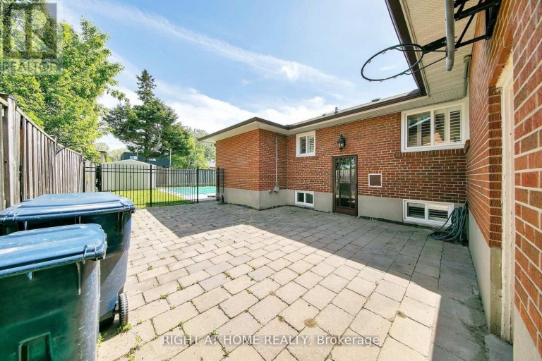 BASEMENT - 19 WALL AVENUE, Toronto (Humberlea-Pelmo Park), Ontario, M9N2N6