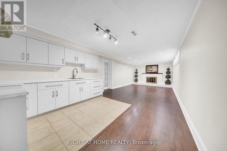 BASEMENT - 19 WALL AVENUE, Toronto (Humberlea-Pelmo Park), Ontario, M9N2N6