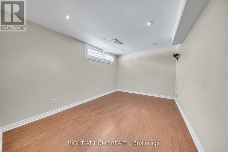BASEMENT - 19 WALL AVENUE, Toronto (Humberlea-Pelmo Park), Ontario, M9N2N6