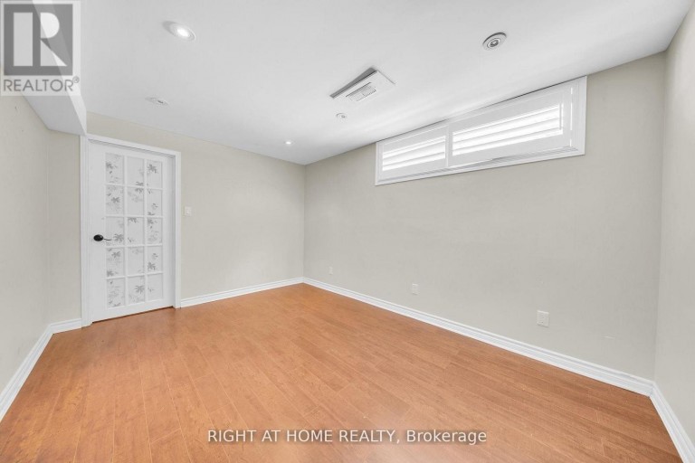 BASEMENT - 19 WALL AVENUE, Toronto (Humberlea-Pelmo Park), Ontario, M9N2N6