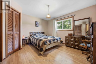 184 DURAND STREET Sarnia Ontario photo 8