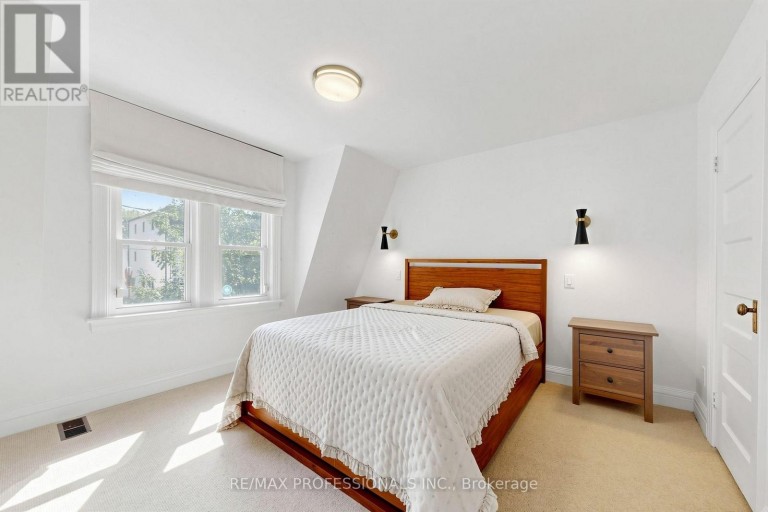 368 HOWLAND AVENUE, Toronto (Casa Loma), Ontario, M5R3B9