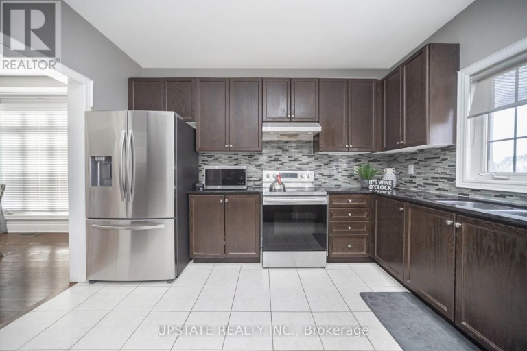 2 BEACHVILLE CIRCLE, Brampton (Credit Valley), Ontario, L6X0V4
