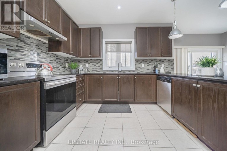 2 BEACHVILLE CIRCLE, Brampton (Credit Valley), Ontario, L6X0V4