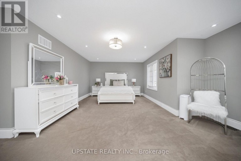 2 BEACHVILLE CIRCLE, Brampton (Credit Valley), Ontario, L6X0V4