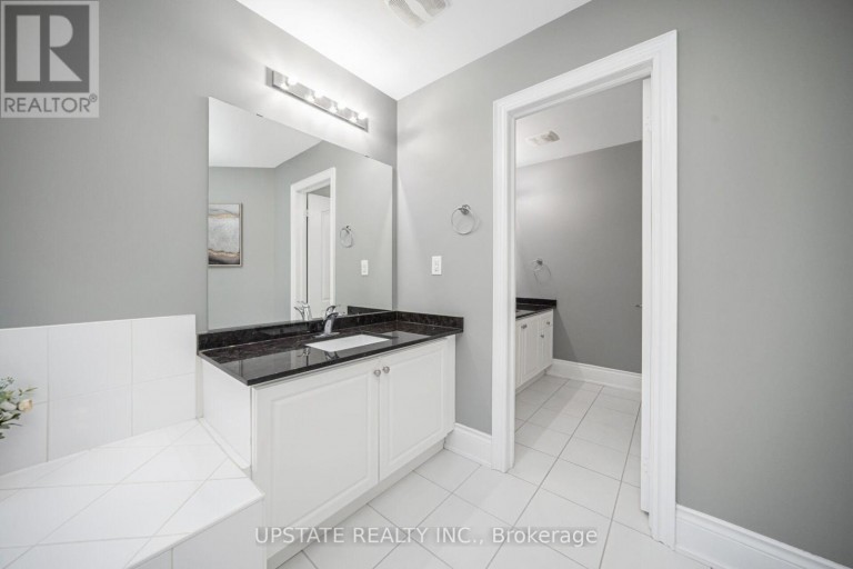2 BEACHVILLE CIRCLE, Brampton (Credit Valley), Ontario, L6X0V4