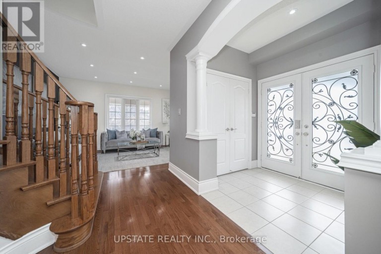 2 BEACHVILLE CIRCLE, Brampton (Credit Valley), Ontario, L6X0V4