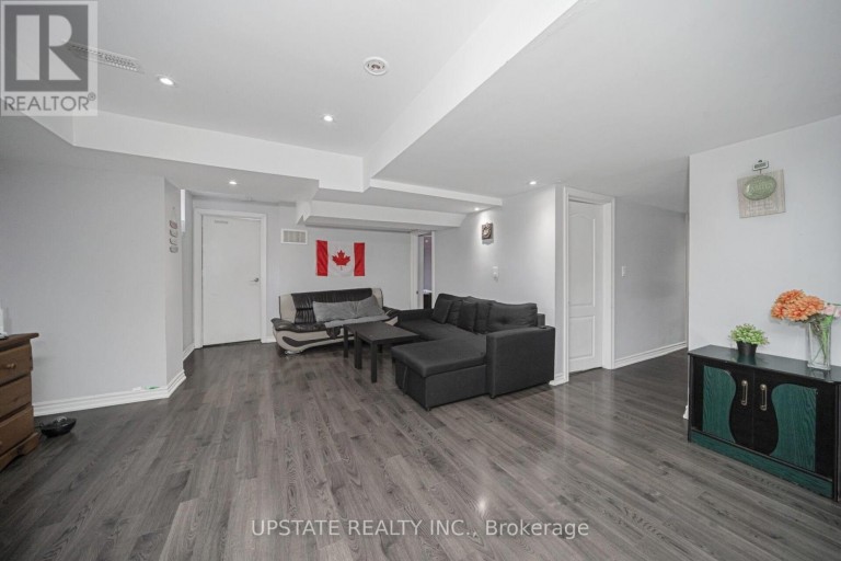 2 BEACHVILLE CIRCLE, Brampton (Credit Valley), Ontario, L6X0V4