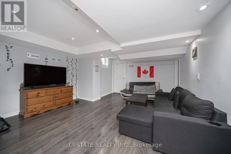 2 BEACHVILLE CIRCLE, Brampton (Credit Valley), Ontario, L6X0V4
