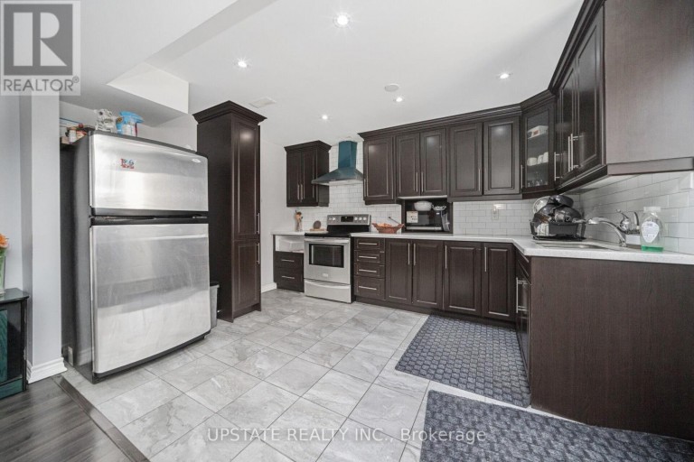 2 BEACHVILLE CIRCLE, Brampton (Credit Valley), Ontario, L6X0V4