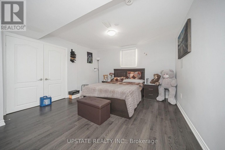 2 BEACHVILLE CIRCLE, Brampton (Credit Valley), Ontario, L6X0V4