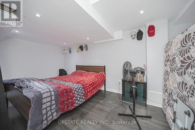 2 BEACHVILLE CIRCLE, Brampton (Credit Valley), Ontario, L6X0V4