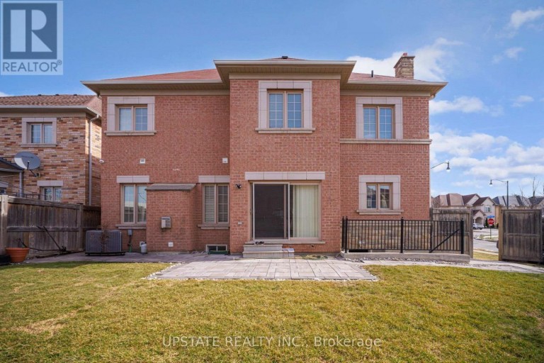 2 BEACHVILLE CIRCLE, Brampton (Credit Valley), Ontario, L6X0V4