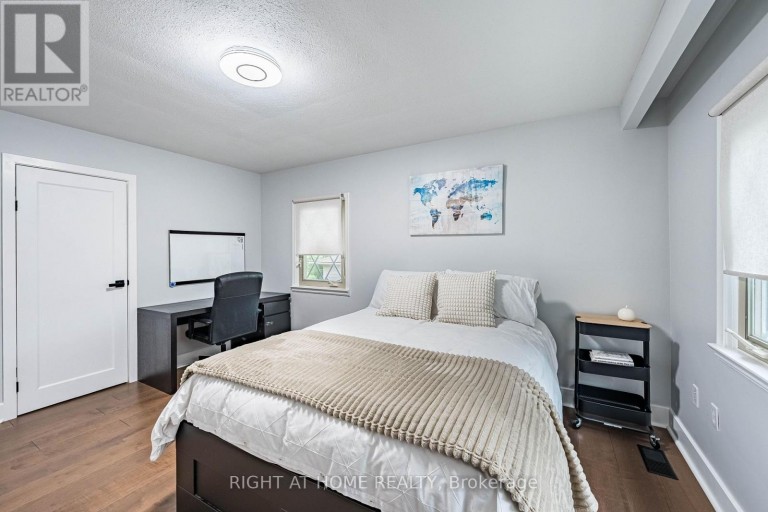9 HILTS DRIVE, Hamilton (Stoney Creek), Ontario, L8G3H5