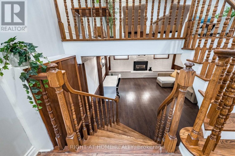9 HILTS DRIVE, Hamilton (Stoney Creek), Ontario, L8G3H5