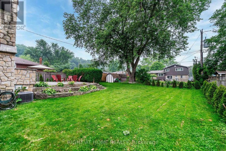 9 HILTS DRIVE, Hamilton (Stoney Creek), Ontario, L8G3H5