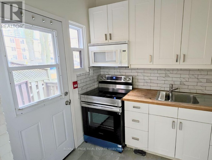 1 - 118 PEMBROKE STREET, Toronto (Moss Park), Ontario, M5A2N8