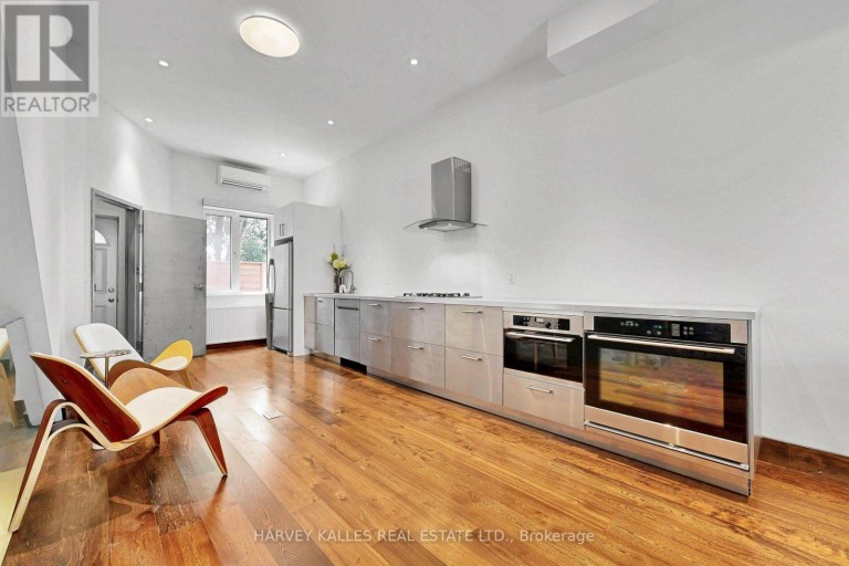 819 DUNDAS STREET W, Toronto (Trinity-Bellwoods), Ontario, M6J1V4
