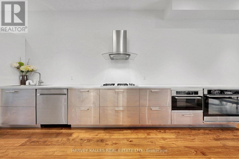 819 DUNDAS STREET W, Toronto (Trinity-Bellwoods), Ontario, M6J1V4