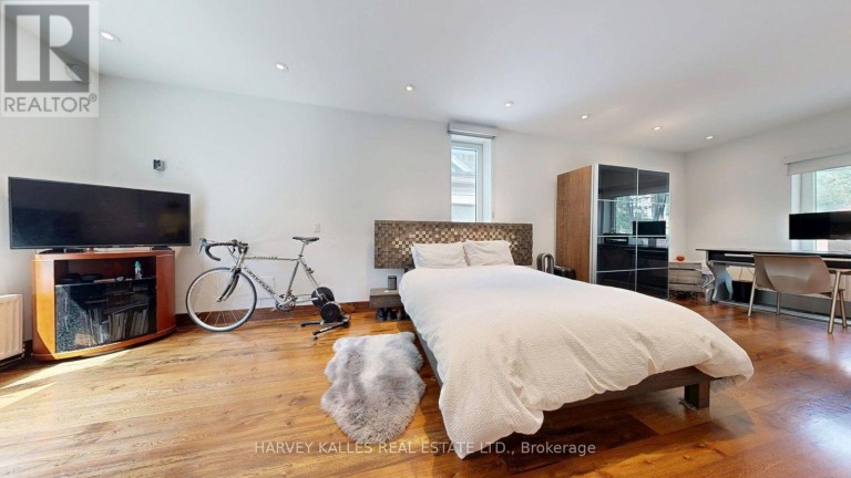 819 DUNDAS STREET W, Toronto (Trinity-Bellwoods), Ontario, M6J1V4