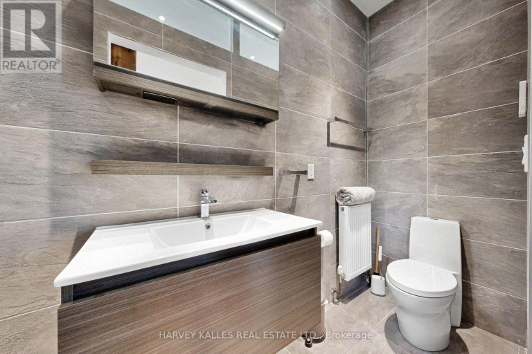 819 DUNDAS STREET W, Toronto (Trinity-Bellwoods), Ontario, M6J1V4