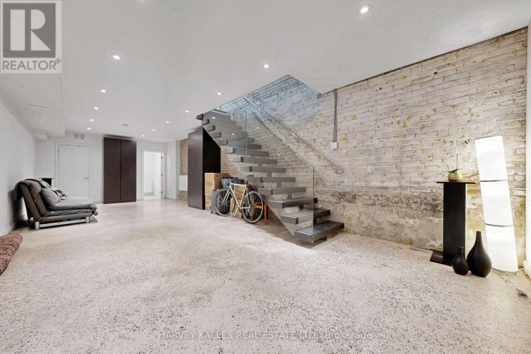 819 DUNDAS STREET W, Toronto (Trinity-Bellwoods), Ontario, M6J1V4