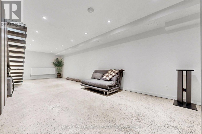 819 DUNDAS STREET W, Toronto (Trinity-Bellwoods), Ontario, M6J1V4