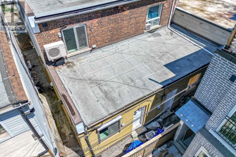 819 DUNDAS STREET W, Toronto (Trinity-Bellwoods), Ontario, M6J1V4