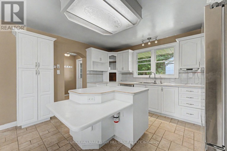 UPPER - 2496 8 LINE, Bradford West Gwillimbury (Bradford), Ontario, L3Z3P8