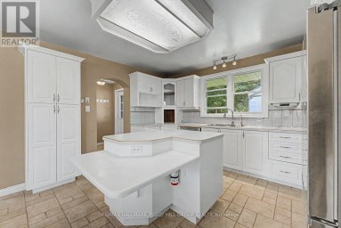 UPPER - 2496 8 LINE Bradford West Gwillimbury (Bradford) Ontario photo 4