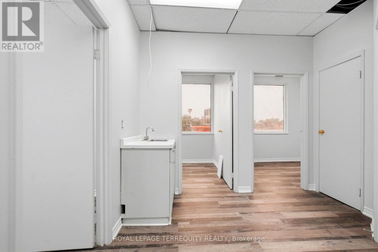 201 - 4700 JANE STREET, Toronto (Black Creek), Ontario, M3N2L3