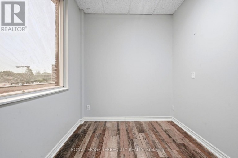201 - 4700 JANE STREET, Toronto (Black Creek), Ontario, M3N2L3